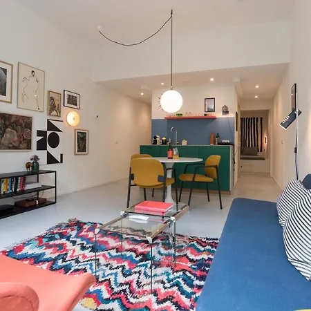 In Creative District Guest house