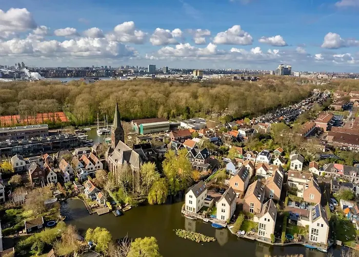 In Creative District, Free Parking 3*